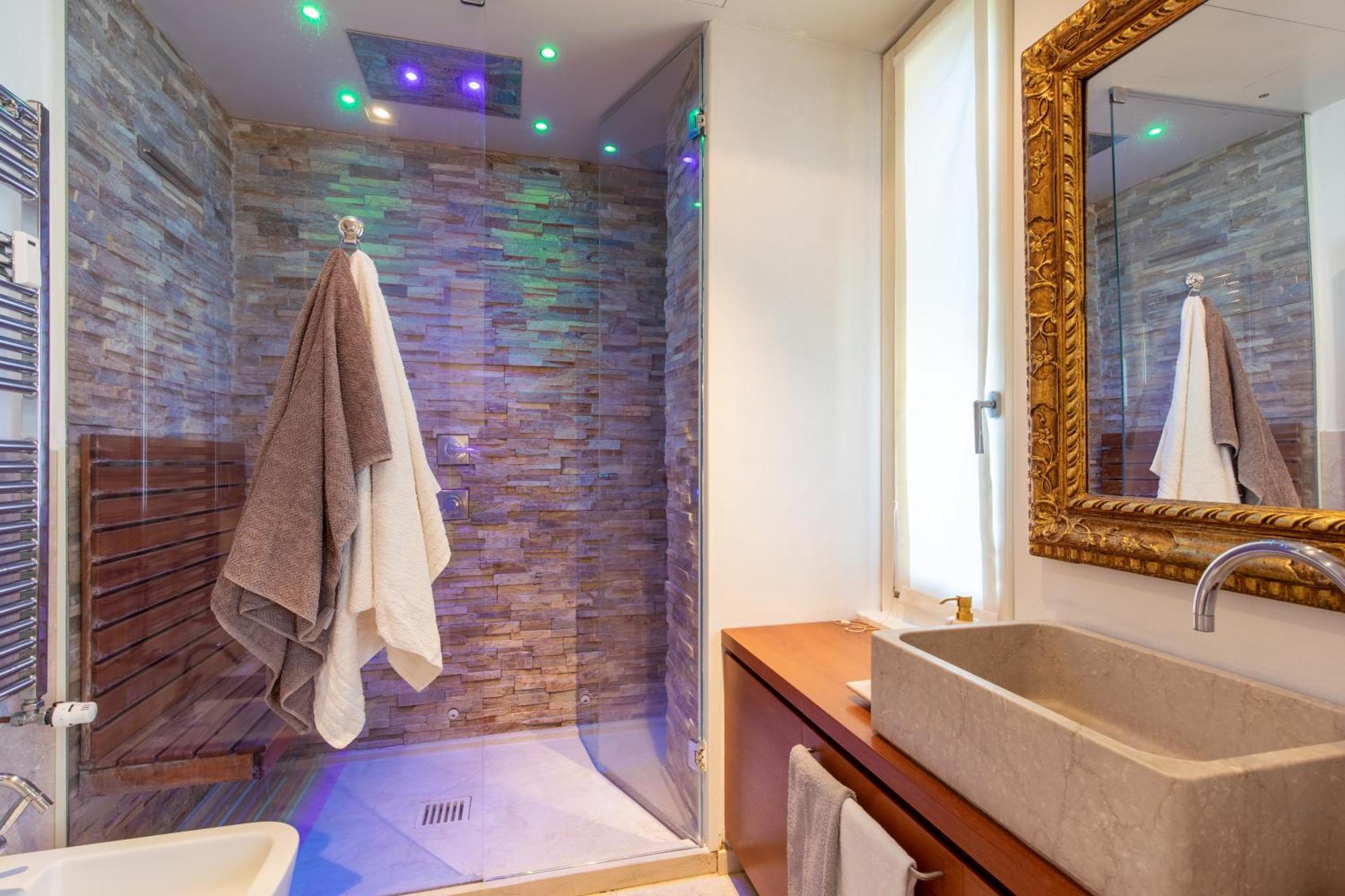Porta Venezia- Design Apartment, 2-Bedrooms, Netflix, Wifi มิลาน ภายนอก รูปภาพ